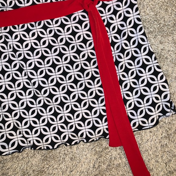 Tempted White, Black & Red Patterned Top size M - Picture 4 of 8